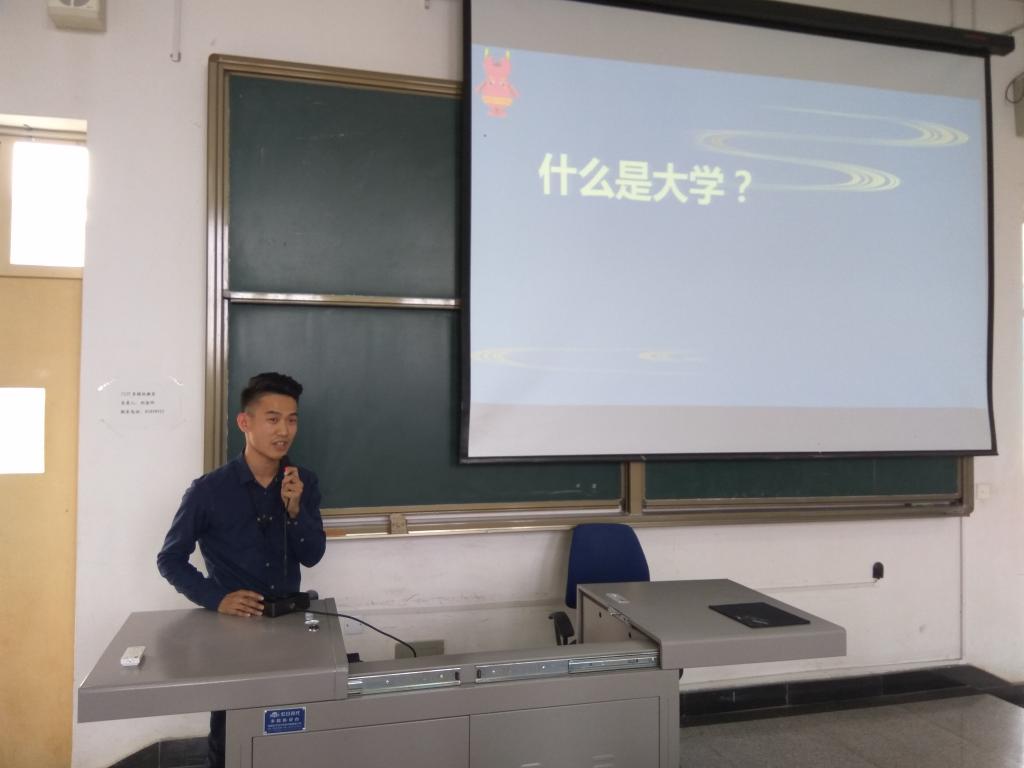 创业导师刘德林为同学们分享创业经验